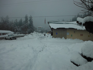 12-20-12 snow storm my house 028